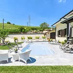 Prázdninový dům Edy Con Piscina Per Gruppi E Famiglie