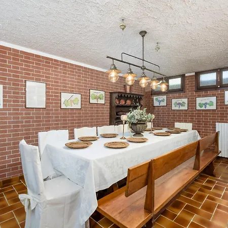 Edy Con Piscina Per Gruppi E Famiglie * Barbaresco