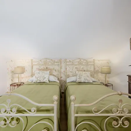 Edy Con Piscina Per Gruppi E Famiglie Feriehus Barbaresco