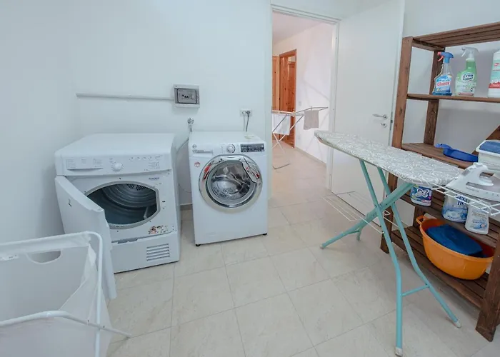 Edy Con Piscina Per Gruppi E Famiglie