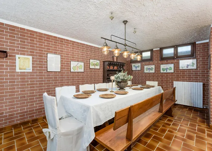 Edy Con Piscina Per Gruppi E Famiglie * Barbaresco