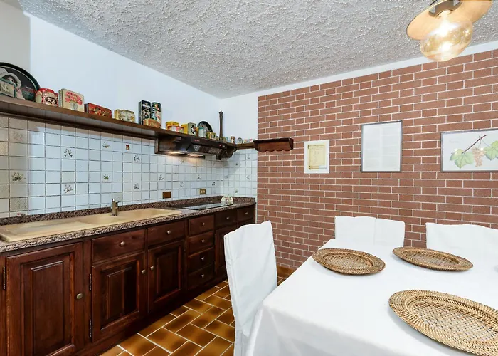 Edy Con Piscina Per Gruppi E Famiglie Casa de Férias